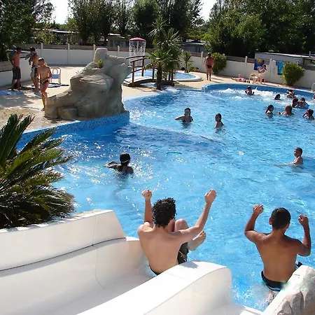 Phare Ouest 3* Saint-Denis-dʼOléron