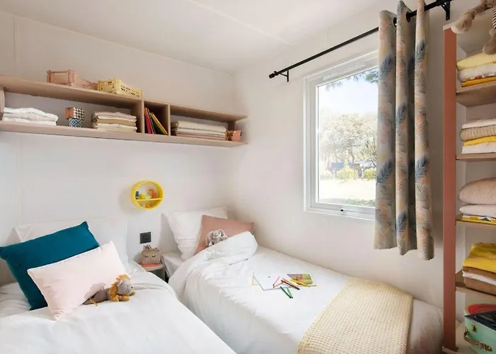 Phare Ouest 3* Saint-Denis-dʼOléron